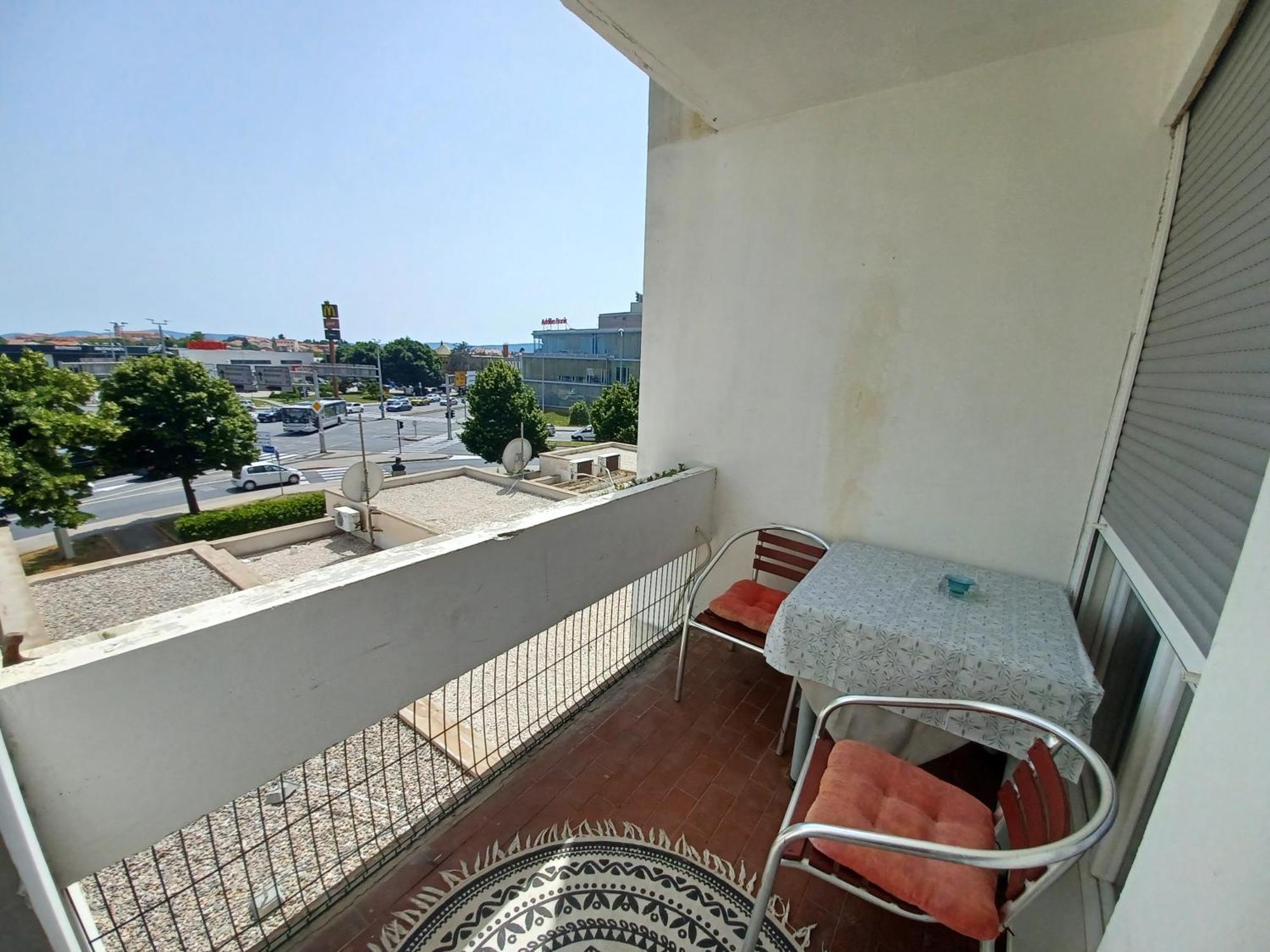Ryanair'S Urban Flat In Zadar-Kolovare Beach Room photo